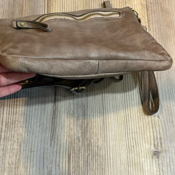 Bolsa Nova NWT Taupe Leather Fringe Crossbody Bag - Picture 9 of 11